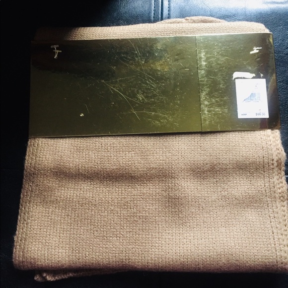 Michael Kors Hat & Scarf - Picture 2 of 2